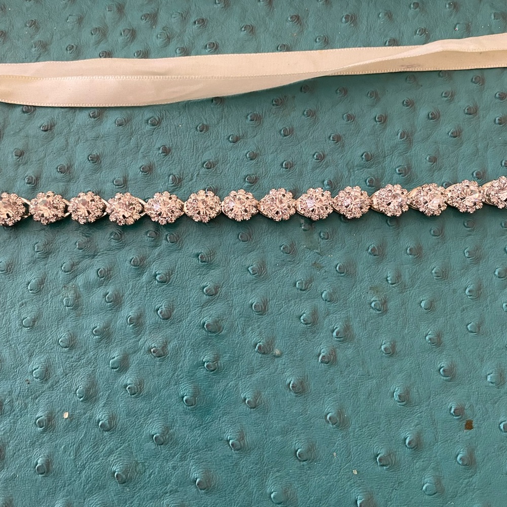 Rhinestone headband - Picture 4 of 5